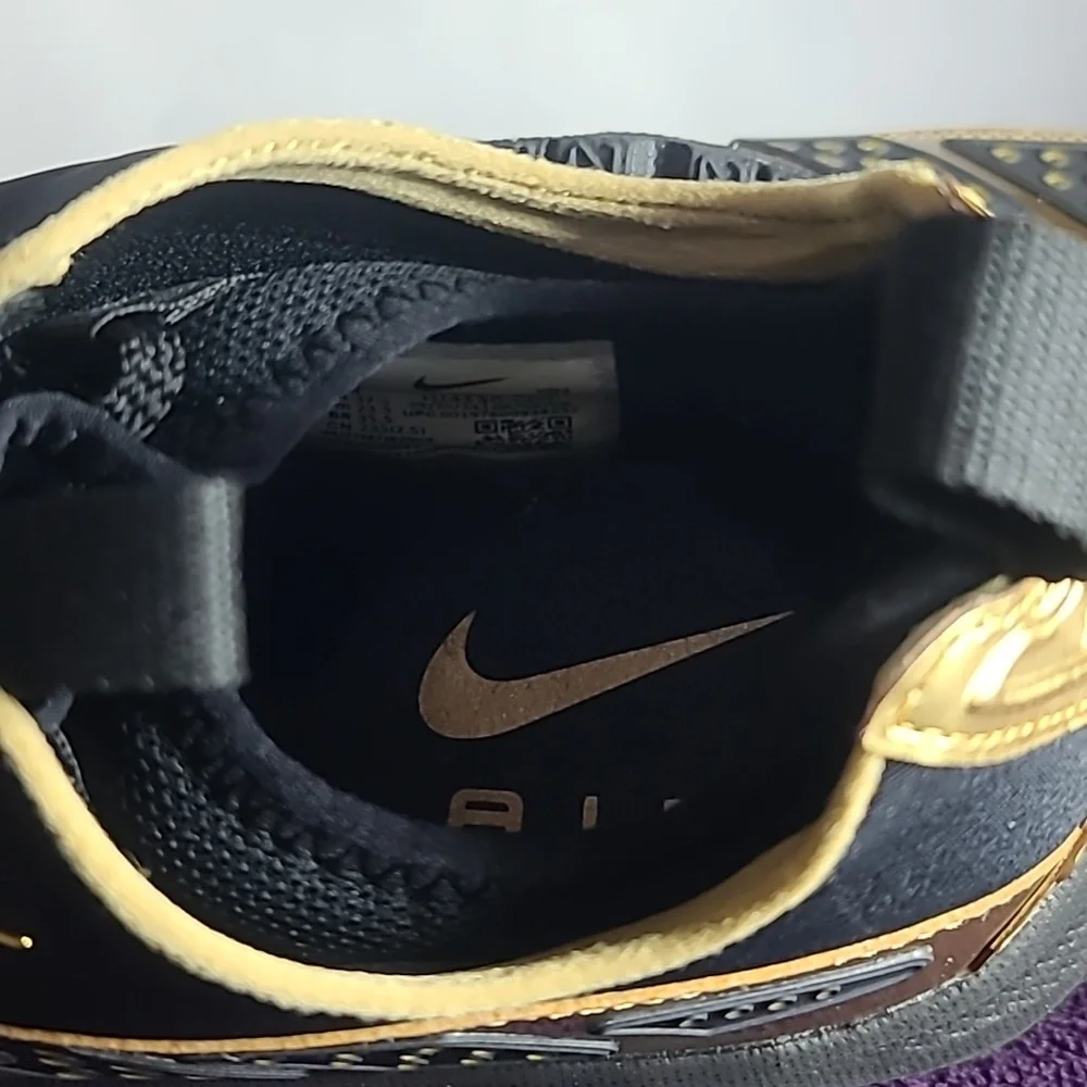 Nike Air Max SNDR Size 6.5 Women Black Metallic Gold HJ4130-002
